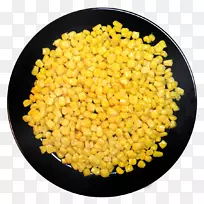 玉米芯上的玉米爆米花甜玉米