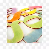 眼镜.木制字母表