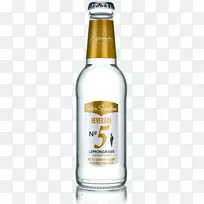奎宁水杜松子酒和奎宁汽水喝苦柠檬伏特加和奎宁。