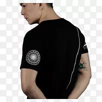 黑色t恤肩袖字体-香港风格经典