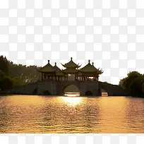 金色湖面上的五亭桥