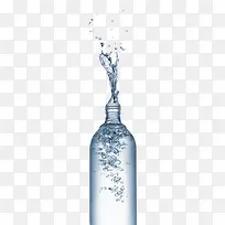 透明解渴溅起来的塑料瓶饮用水实