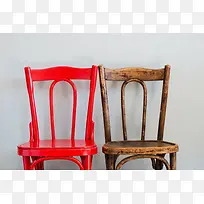 刷红漆的椅子