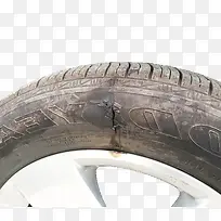 旧轮胎破裂