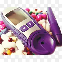 在药堆里的紫色血糖测量仪