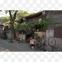 北京胡同里的修车老爷爷