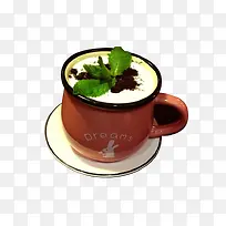 陶瓷杯里的盆栽奶茶