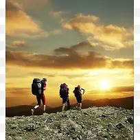 黄昏的登山者海报背景