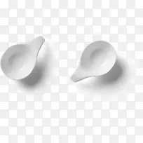 两个纯白色的小勺子