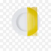 盘子上的黄色意面