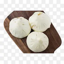 砧板上的白色包子