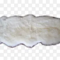 白色毛绒地毯保暖
