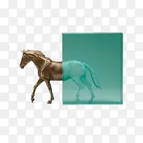 玻璃雕塑与铜马