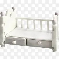 白色的拼接试婴儿床