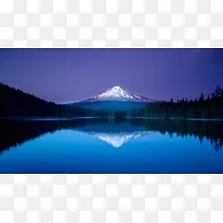 碧蓝的湖水白头山海报背景