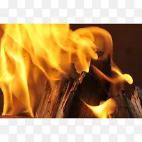 木材燃烧的火焰