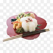 红色盘子内的筷子和米饭酱菜