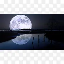 傍晚月亮浮出海面海报背景