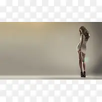 白衣妖娆美女背影