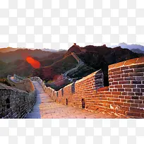 夕阳下美丽的万里长城