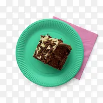 盘子里的巧克力蛋糕