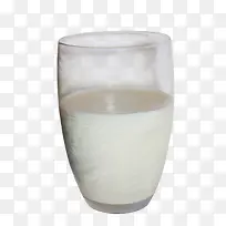 一杯牛奶